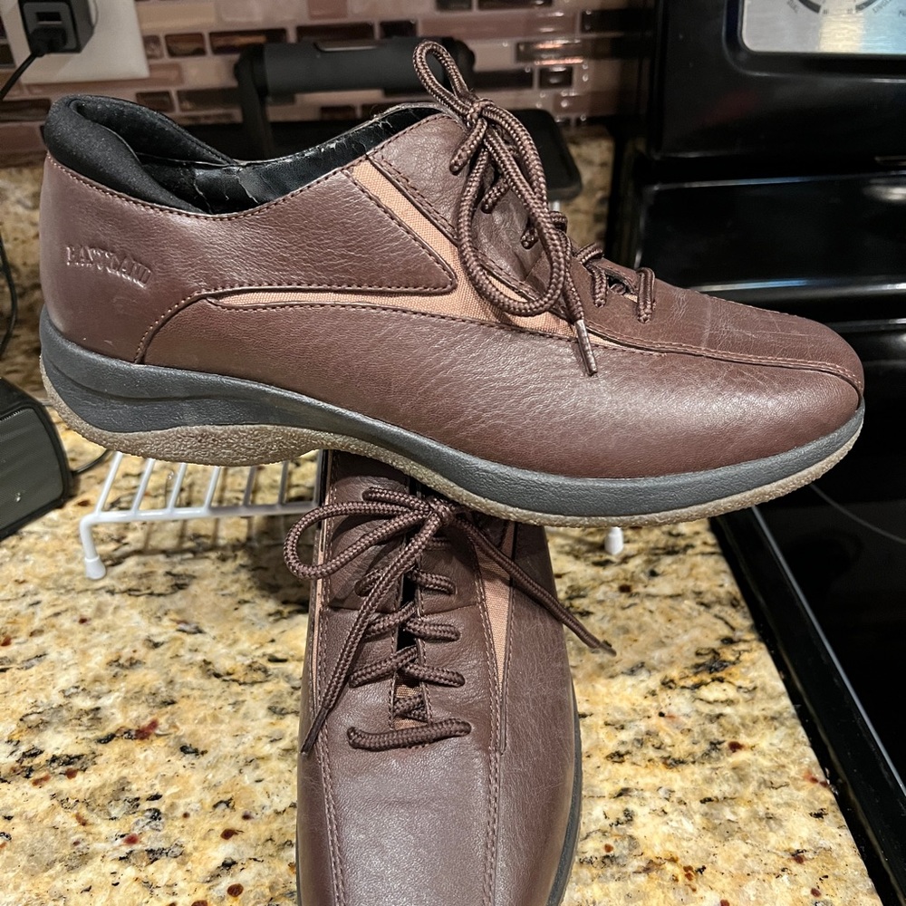 Eastland Brown and Tan Leather Lace Up Oxford Shoes Sz 8.5M